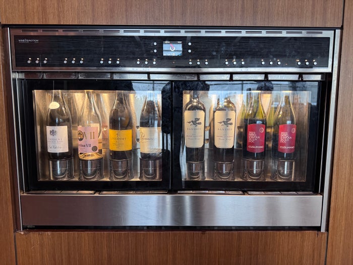 Soho Lounge JFK wine dispenser
