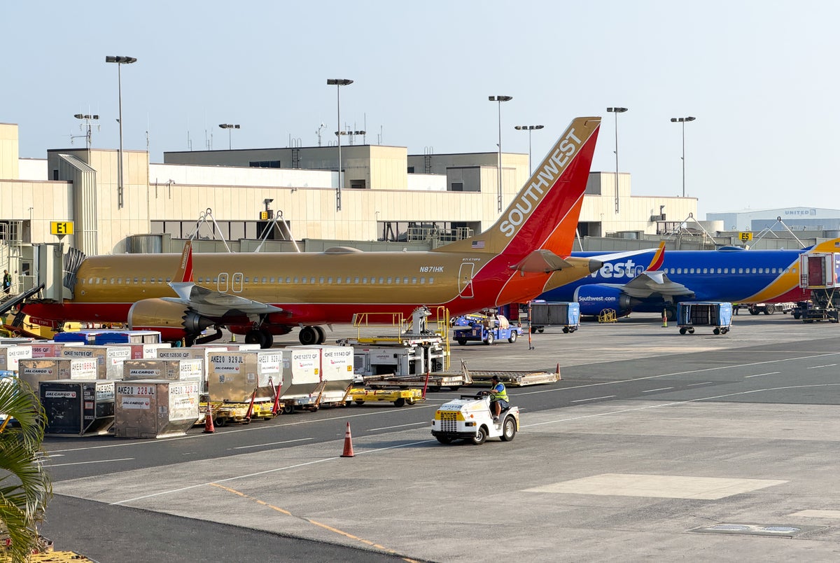 Southwest 737 Gold at HNL Honolulu Hawaii airport Image Credit Chris Hassan 2