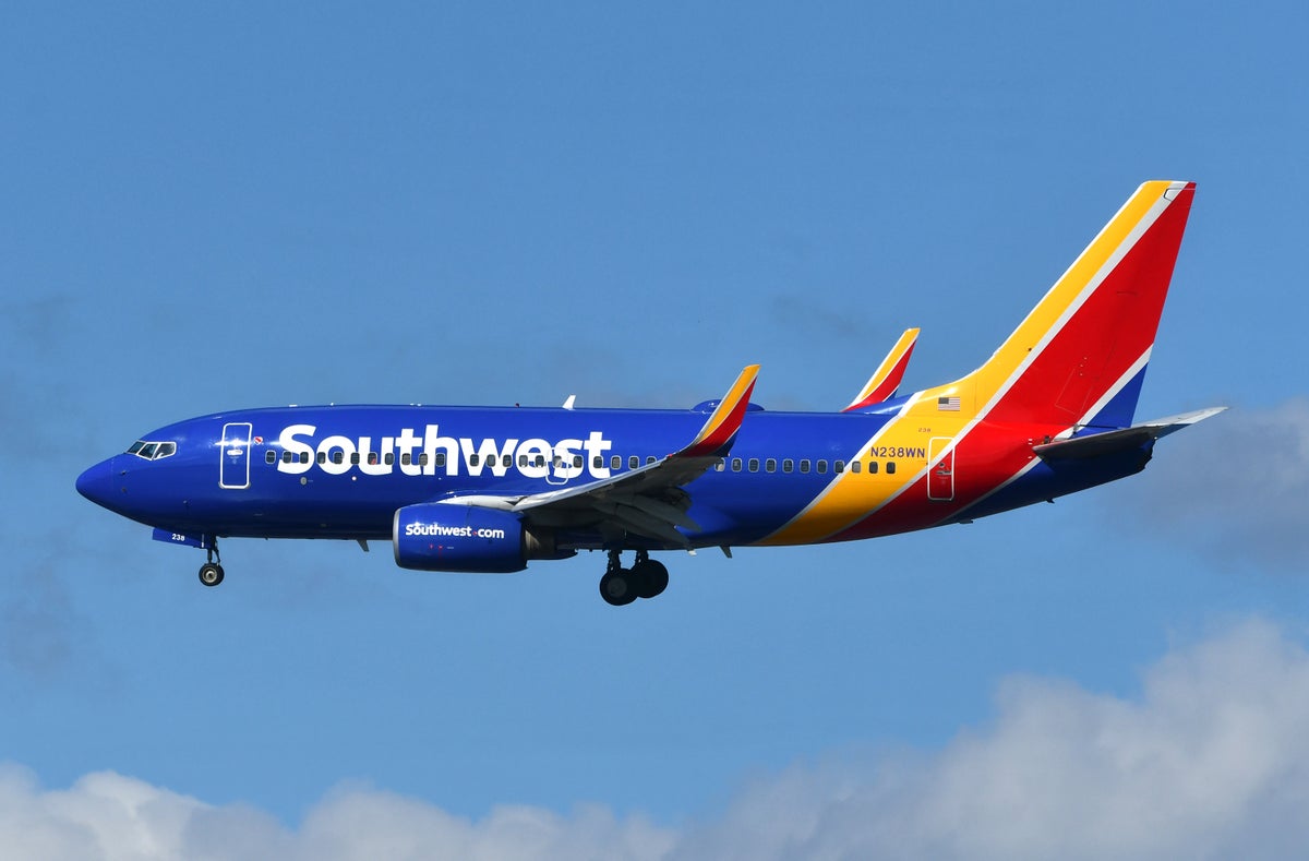 Southwest Airlines 737 700 Landing LGA 1