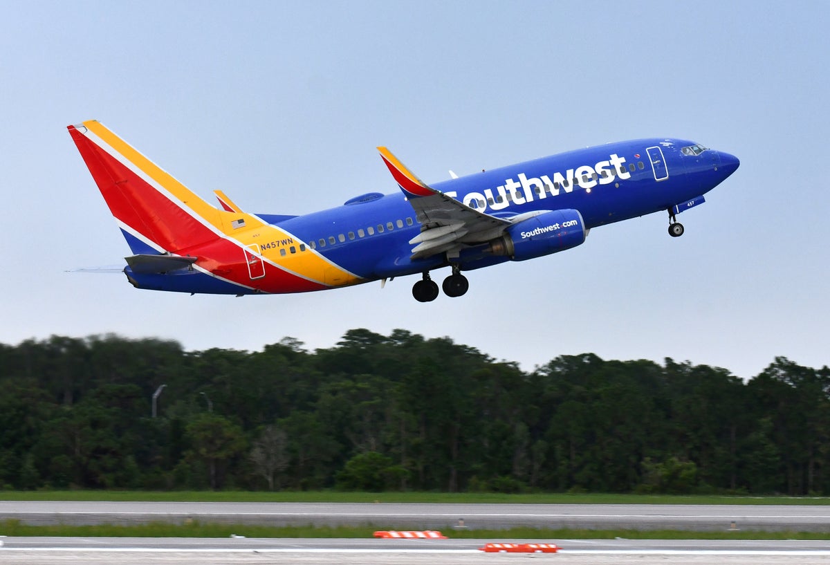 Southwest B737 700 takeoff MCO motion