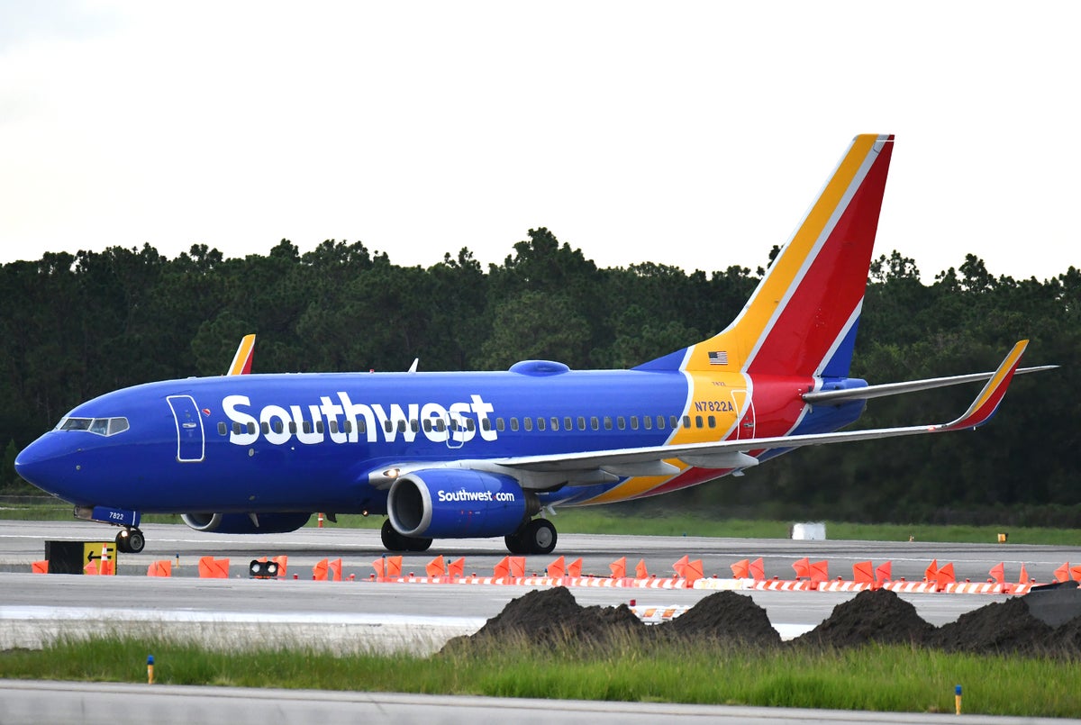 Southwest B737 700 taxiing MCO