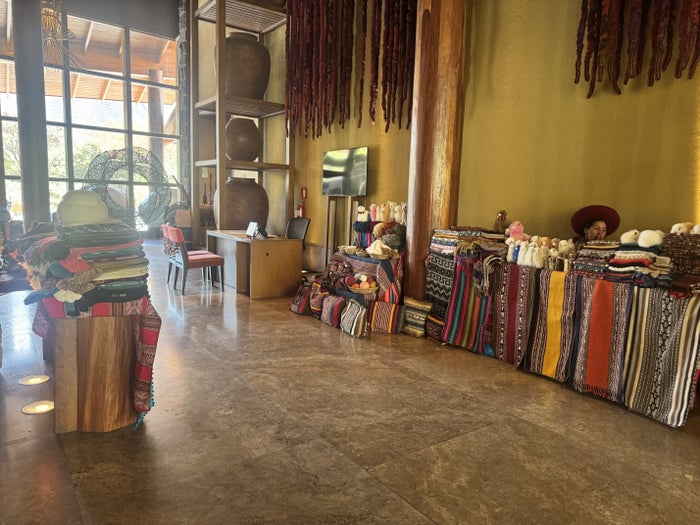 Tambo del Inka Marriott Luxury Collection Boutique Textiles Tambo del Inka Marriott Luxury Collection Boutique Textiles