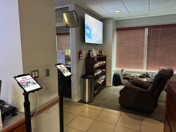 USO IAH Terminal D interior USO IAH Terminal D interior