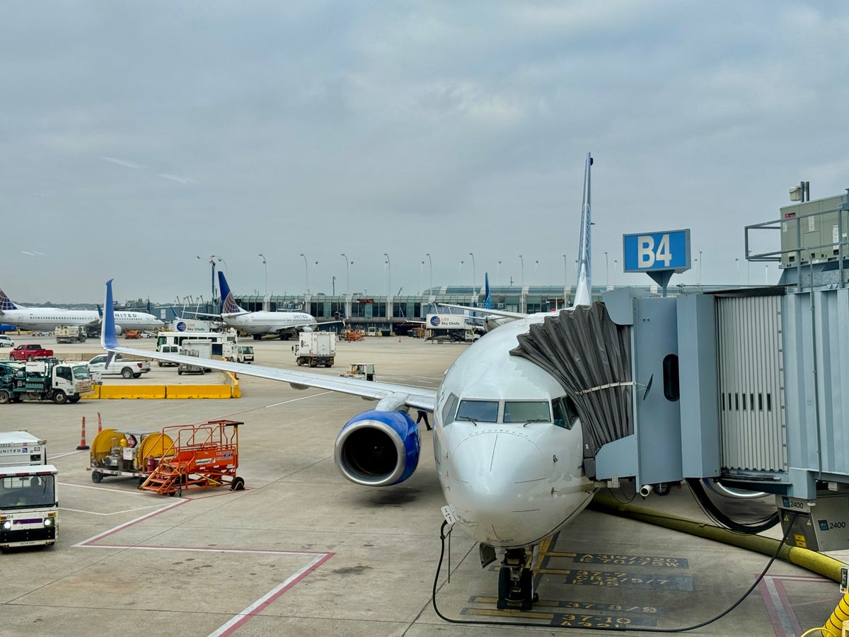 United 737 800 Starlink Equipped