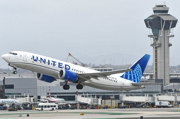 United 737 Max close up O’Hare United 737 Max 8 takeoff LAX tower
