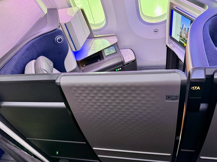United 787 9 Elevated Polaris Suite Door Closed From Above United 787 9 Elevated Polaris Suite Door Closed From Above