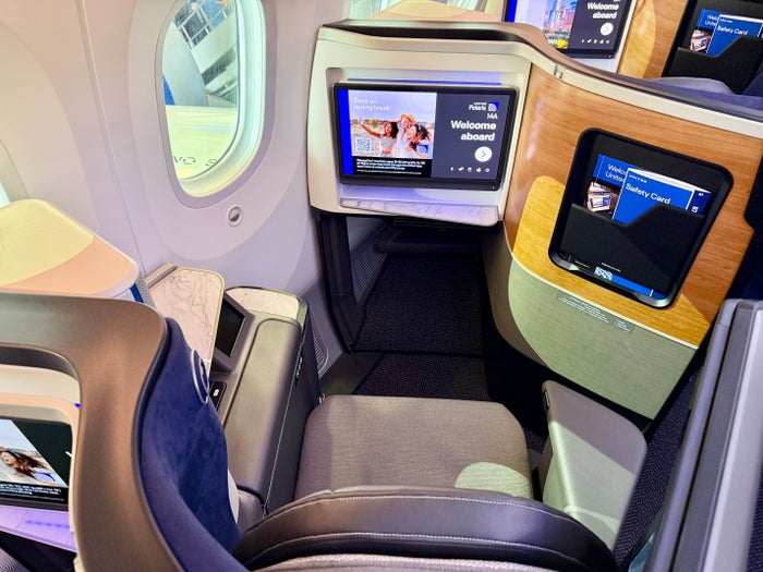 United 787 9 Elevated Polaris Suite Window Overview
