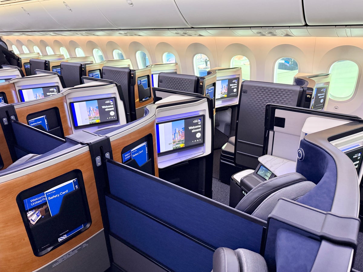 United 787 9 Elevated Rear Polaris Cabin Center and Window Seat United 787 9 Elevated Rear Polaris Cabin Center and Window Seat