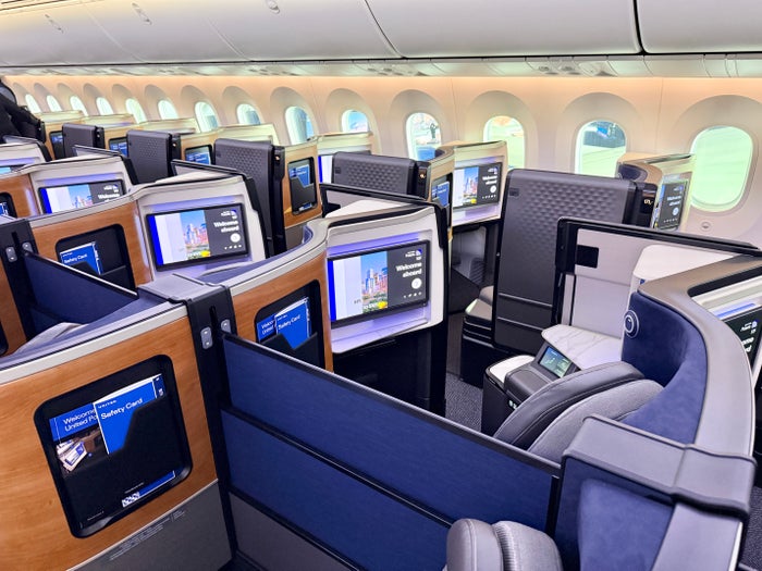 United 787 9 Elevated Rear Polaris Cabin Center and Window Seat United 787 9 Elevated Rear Polaris Cabin Center and Window Seat