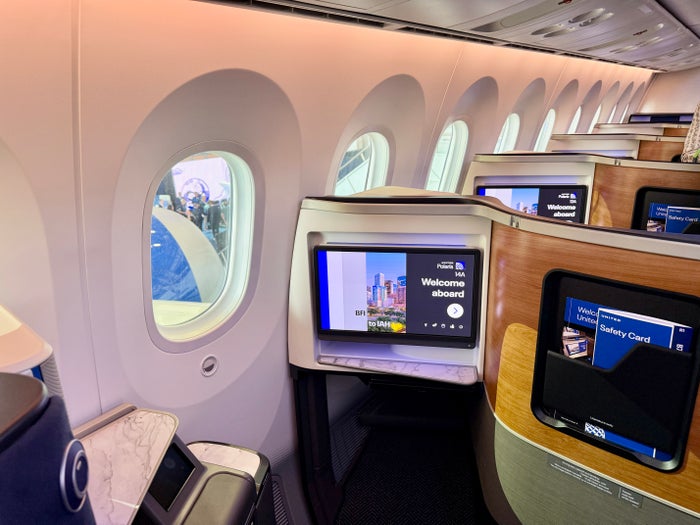 United 787 9 Elevated Window Seats Row United 787 9 Elevated Window Seats Row