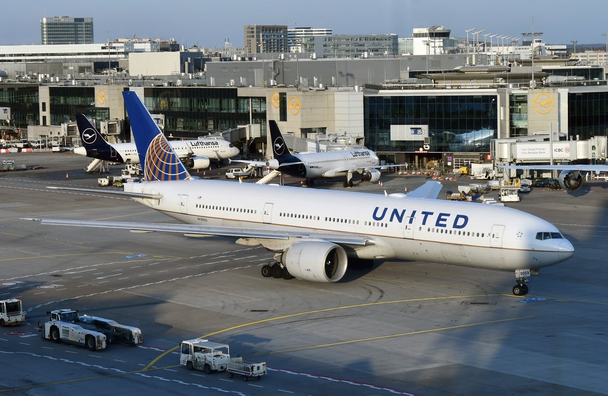 United Airlines 777 200ER Lufthansa Frankfurt T1