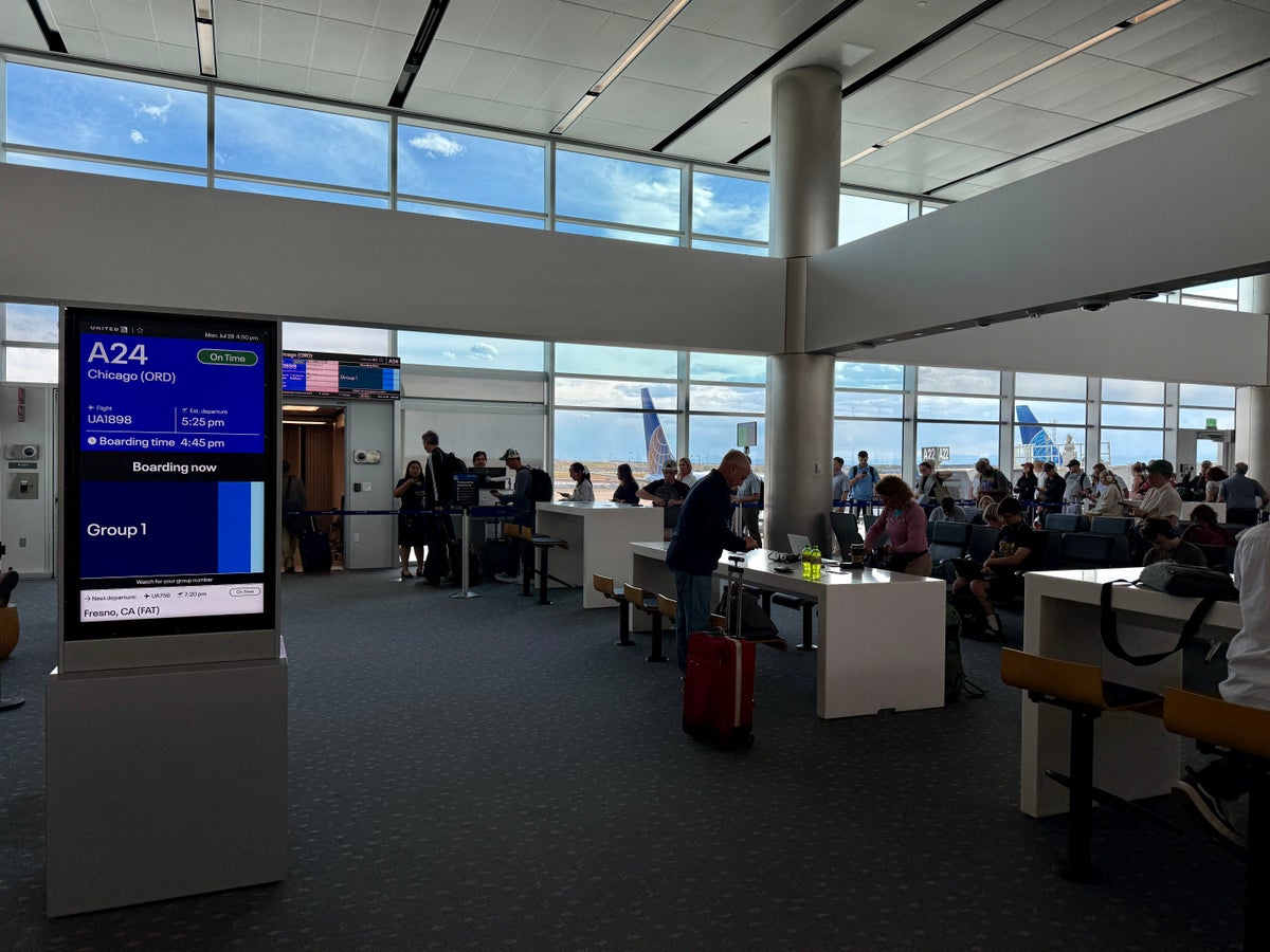 Compensation: Should You Take the Cash, Miles, or a Voucher From an Airline?
