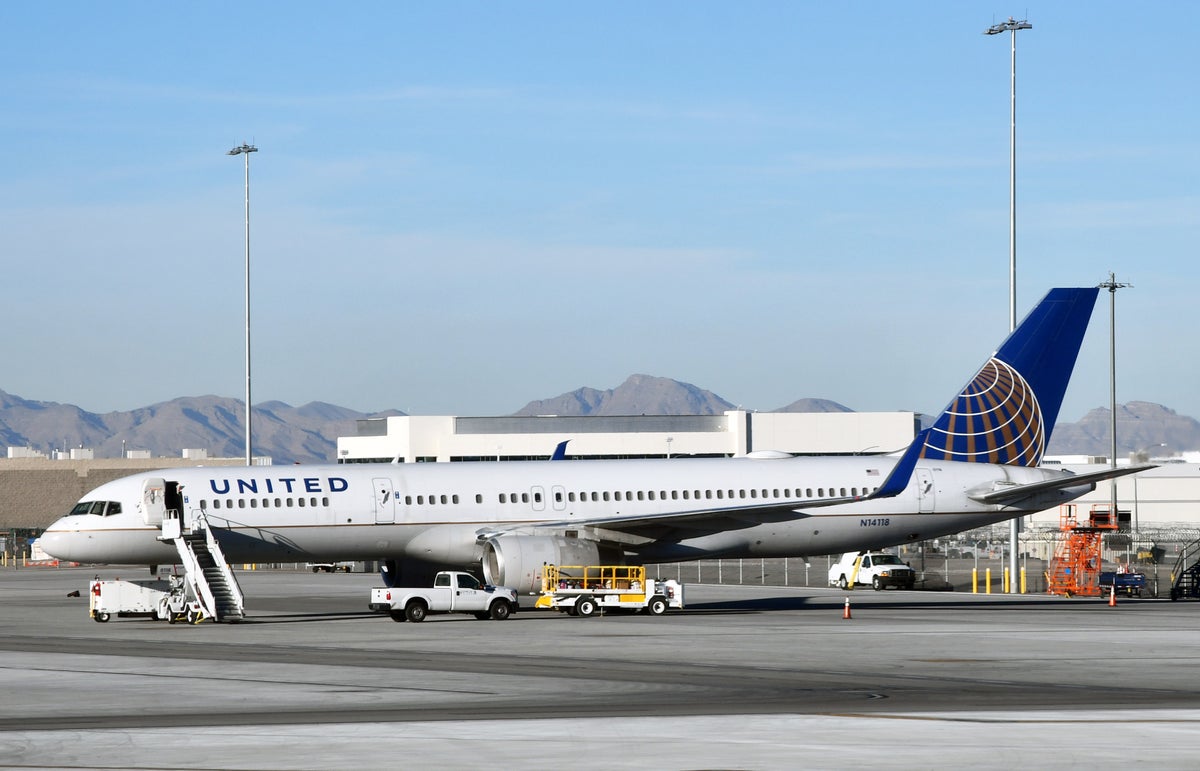 United B757 200 Parked Las Vegas