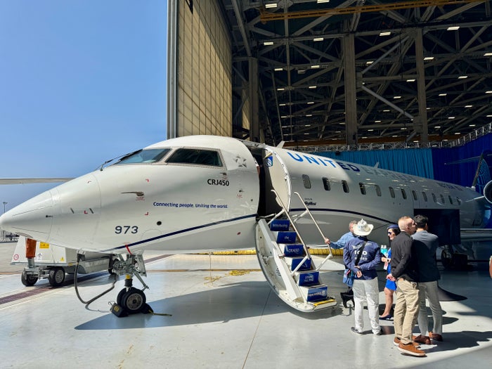 United CRJ450 Exterior Airstairs