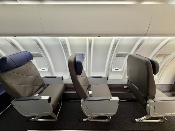 United CRJ450 First Class Solo Seats