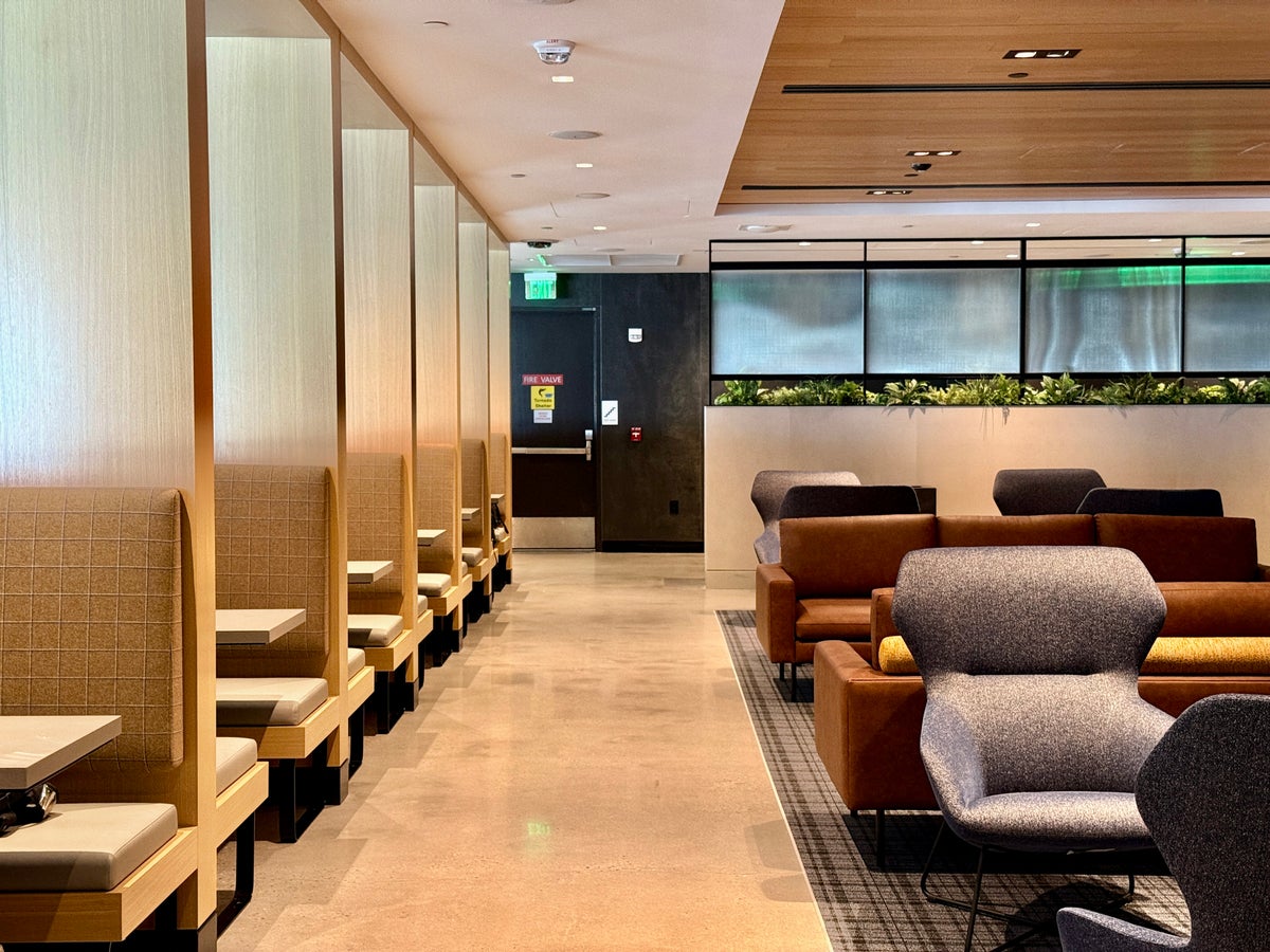 United Club Denver B West Individual Booth Seating