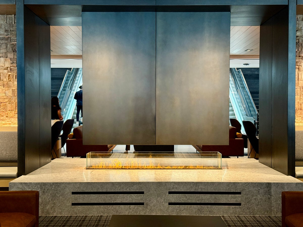 United Club Denver B West Level 3 Fireplace