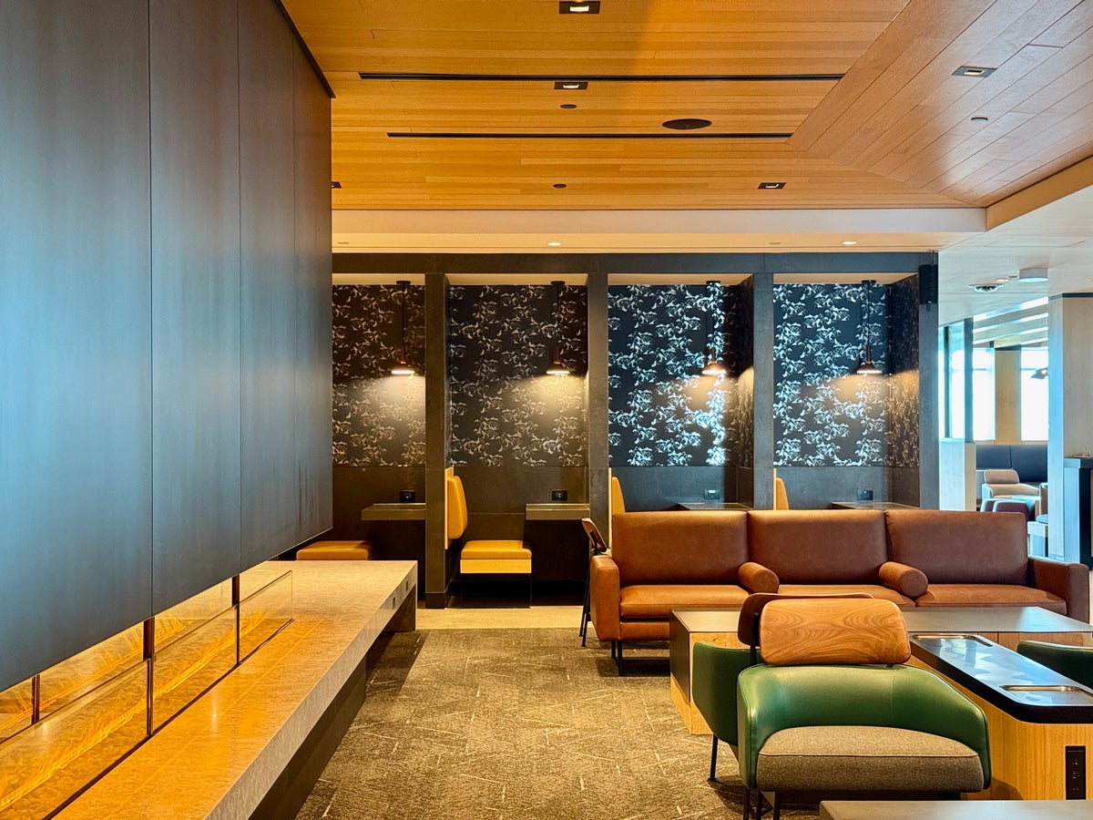 United Club Denver B West Level 4 Fireplace and Couches