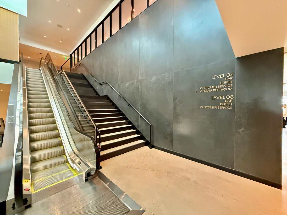 United Club Denver B West Wayfinding