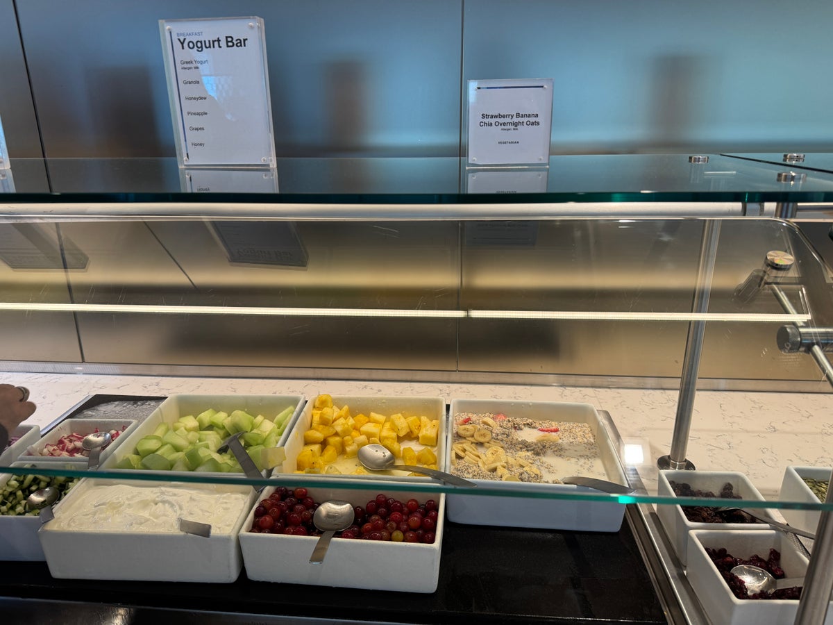 United Club IAH TC cut fruit