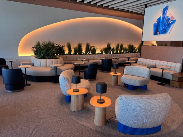 United IAH Terminal B North United Club Gravity Garden seats