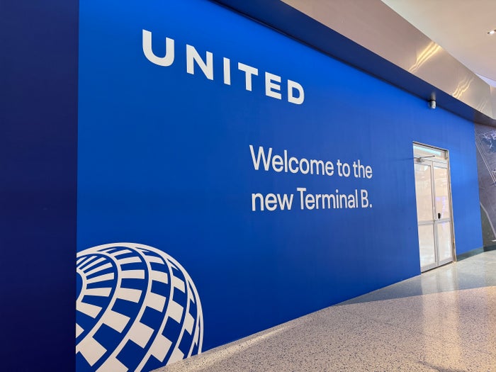 United IAH Terminal B entry signage