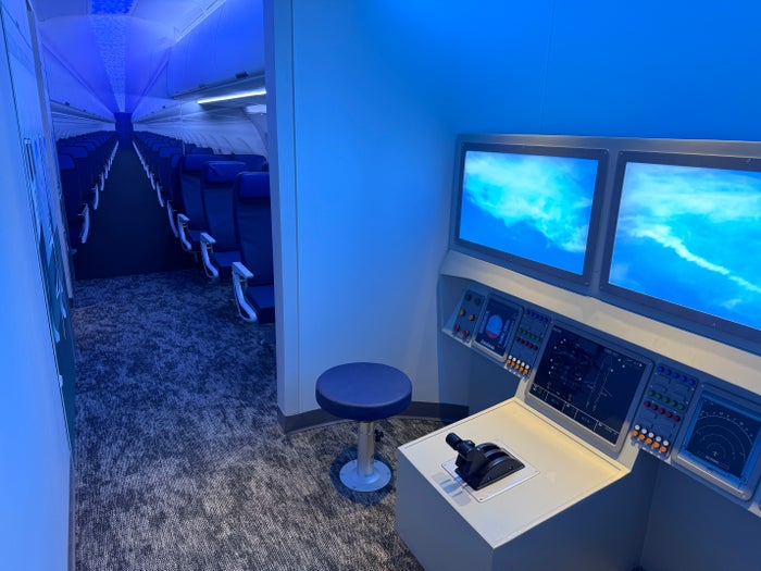 United IAH Terminal B sensory plane
