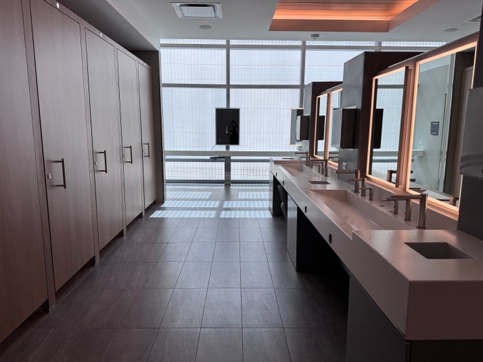United IAH Terminal B womens vanity