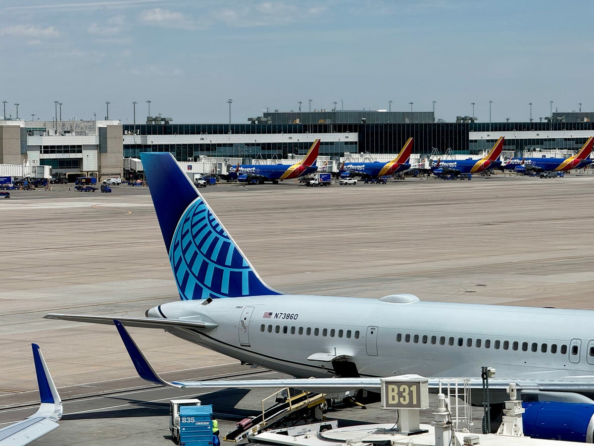 United and Southwest Tails at DEN