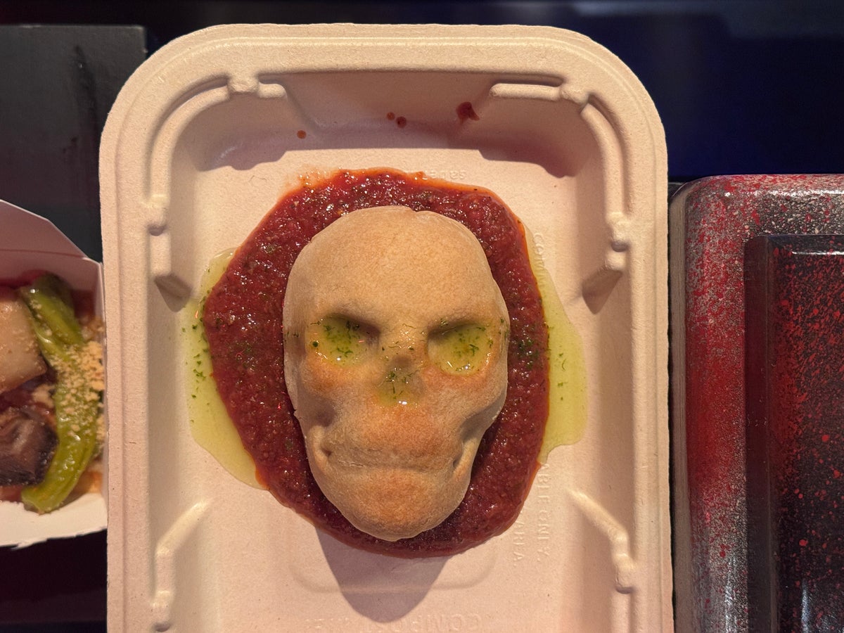 Universal Horror Unleashed Las Vegas pizza skull