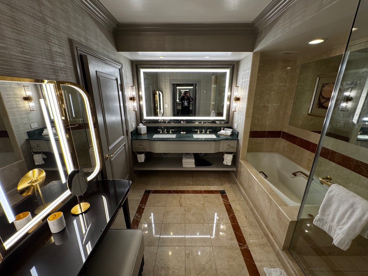 Venetian Las Vegas Remodeled Luxury King Suite bathroom