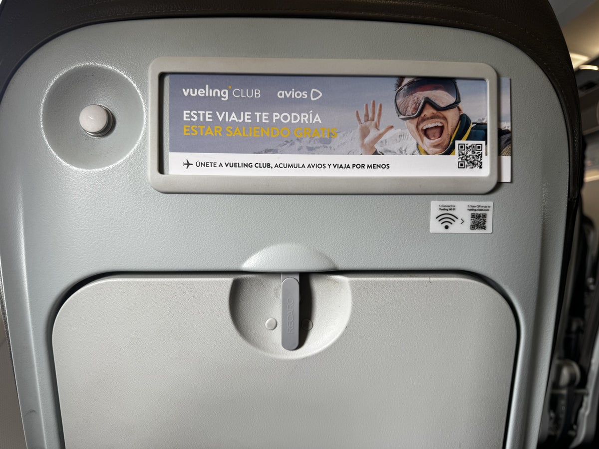 Vueling A321 BIO BCN Seat Back