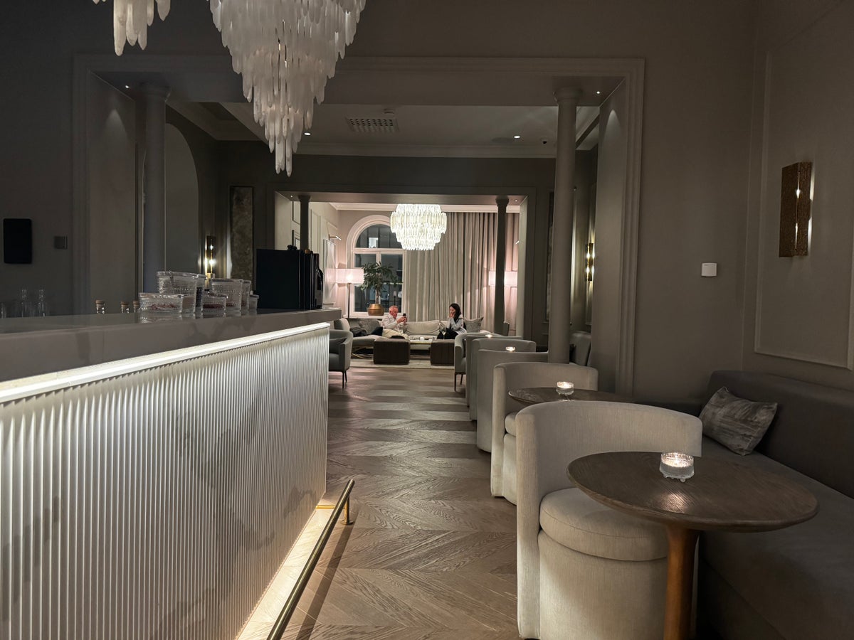 Waldorf Astoria Helsinki Peacock Bar seating
