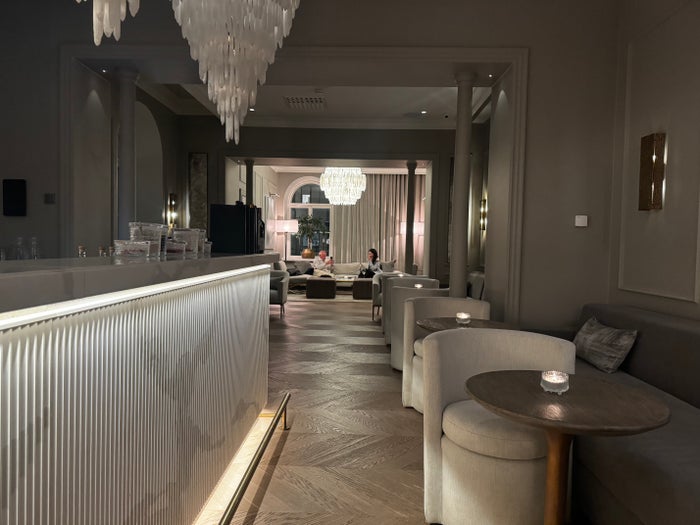 Waldorf Astoria Helsinki Peacock Bar seating