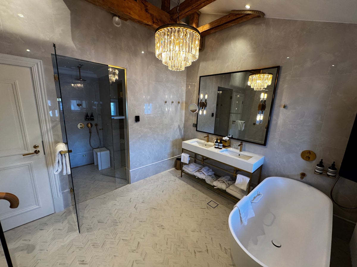 Waldorf Astoria Helsinki bathroom angle
