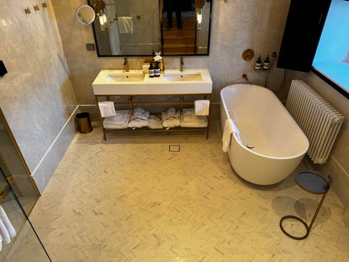 Waldorf Astoria Helsinki bathroom