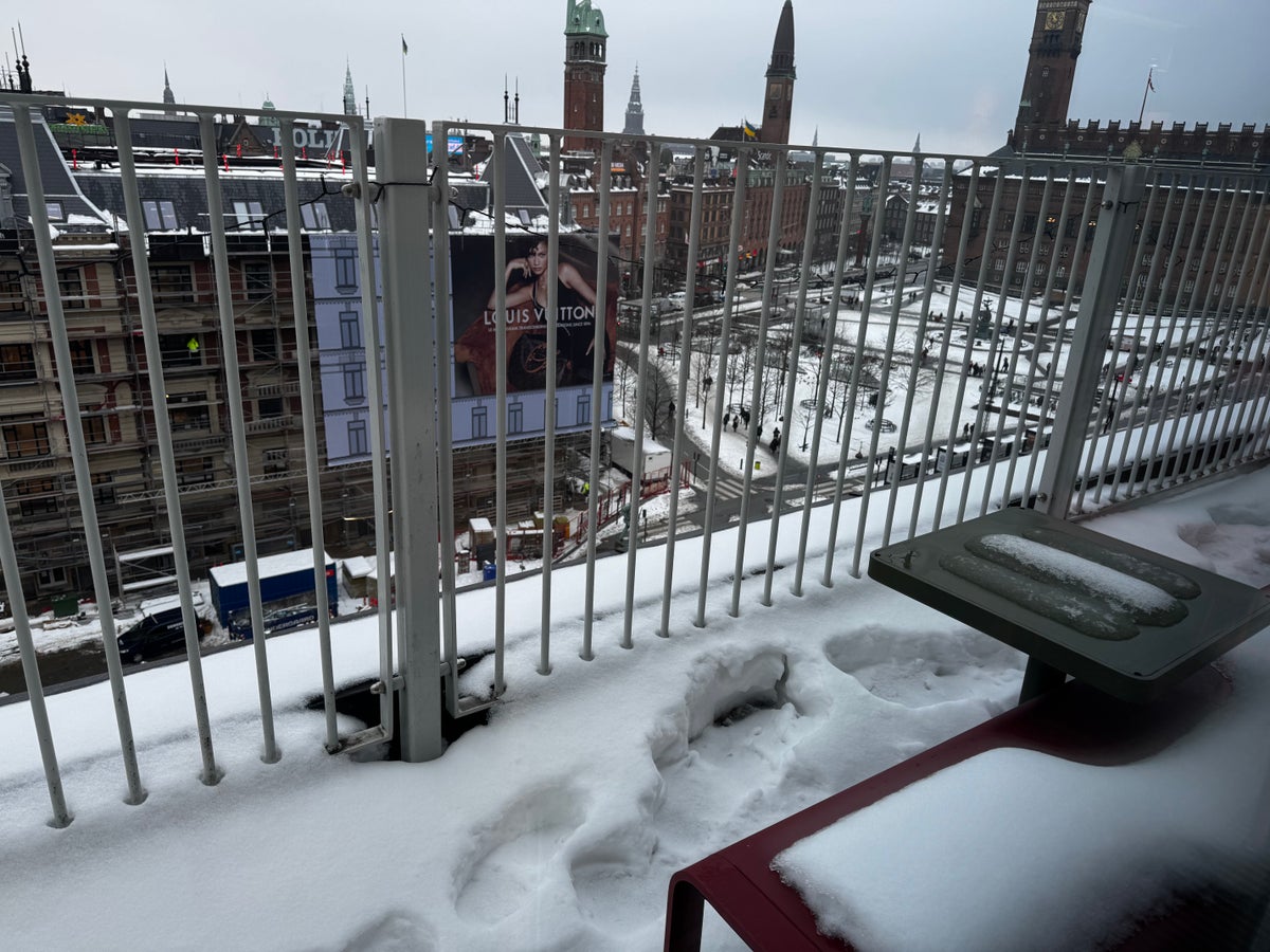 citizenM Copenhagen Radhuspladsen balcony snow citizenM Copenhagen Radhuspladsen balcony snow