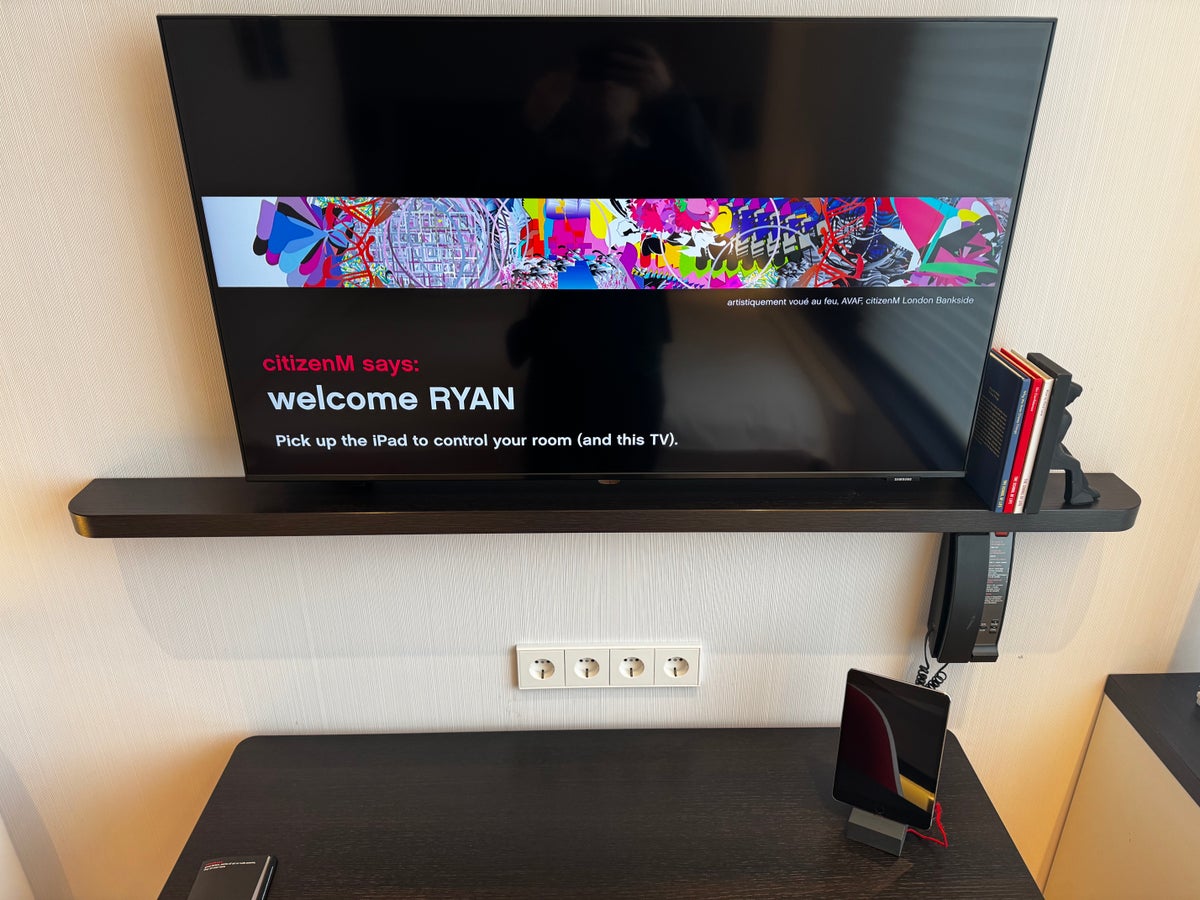 citizenM Copenhagen Radhuspladsen bedroom TV