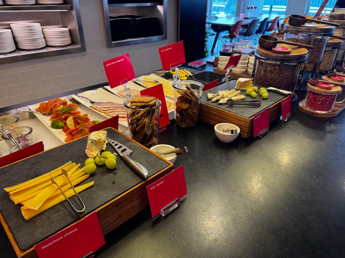 citizenM Copenhagen Radhuspladsen breakfast