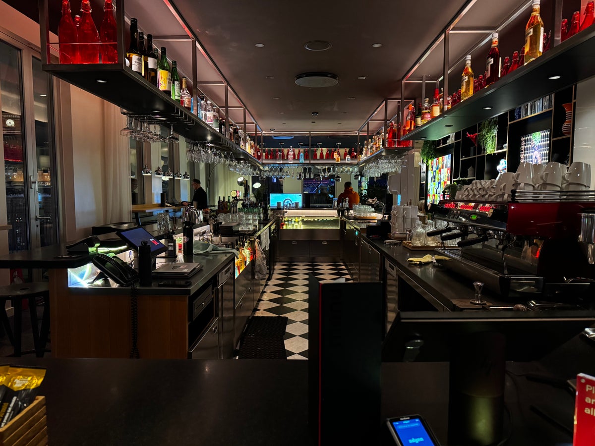 citizenM Copenhagen Radhuspladsen lobby bar