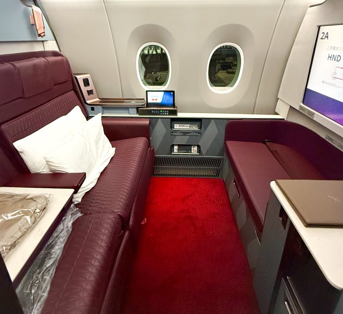 entry Japan Airlines First Class A350 1000 Image Credit Alex miller 29