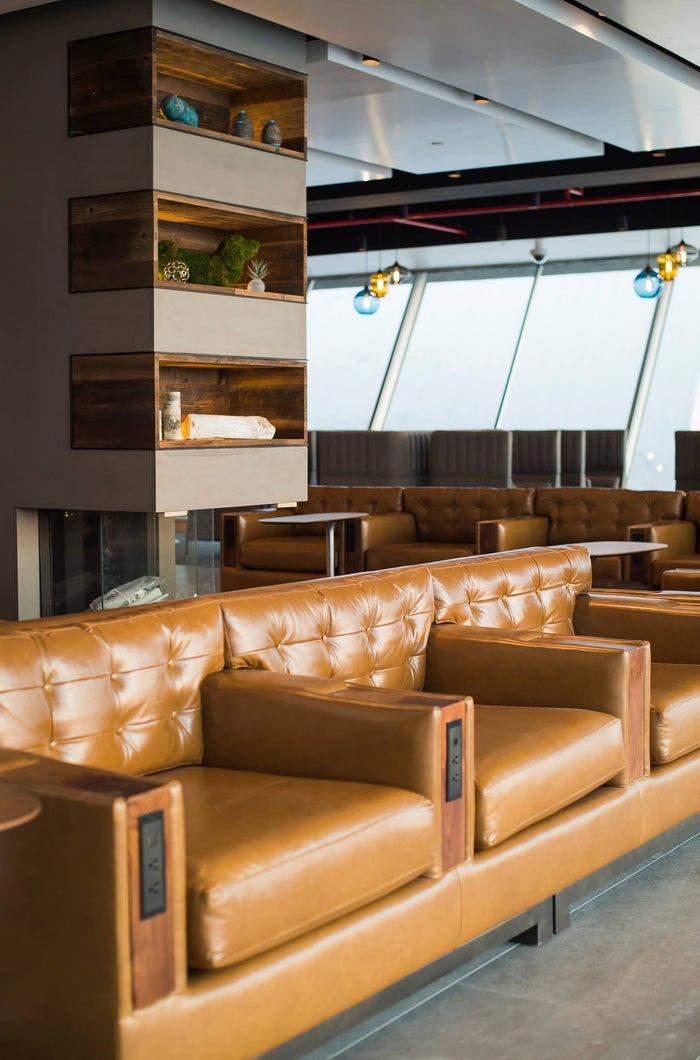 Alaska Lounge (JFK) Alaska Lounge (JFK)