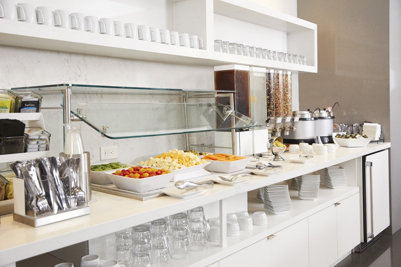 Admirals Club food and beverage