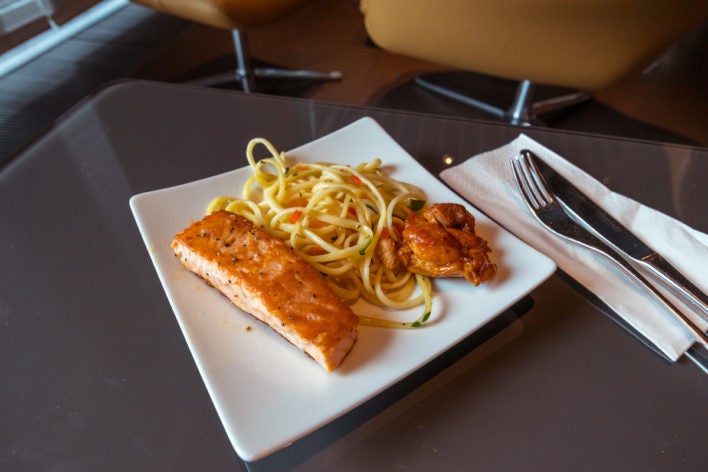 Lufthansa First Class Terminal Buffet - Salmone