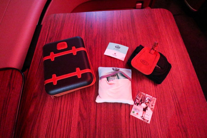 katar first class amenity kit