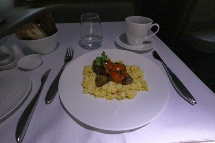 qatar A380 first class breakfast