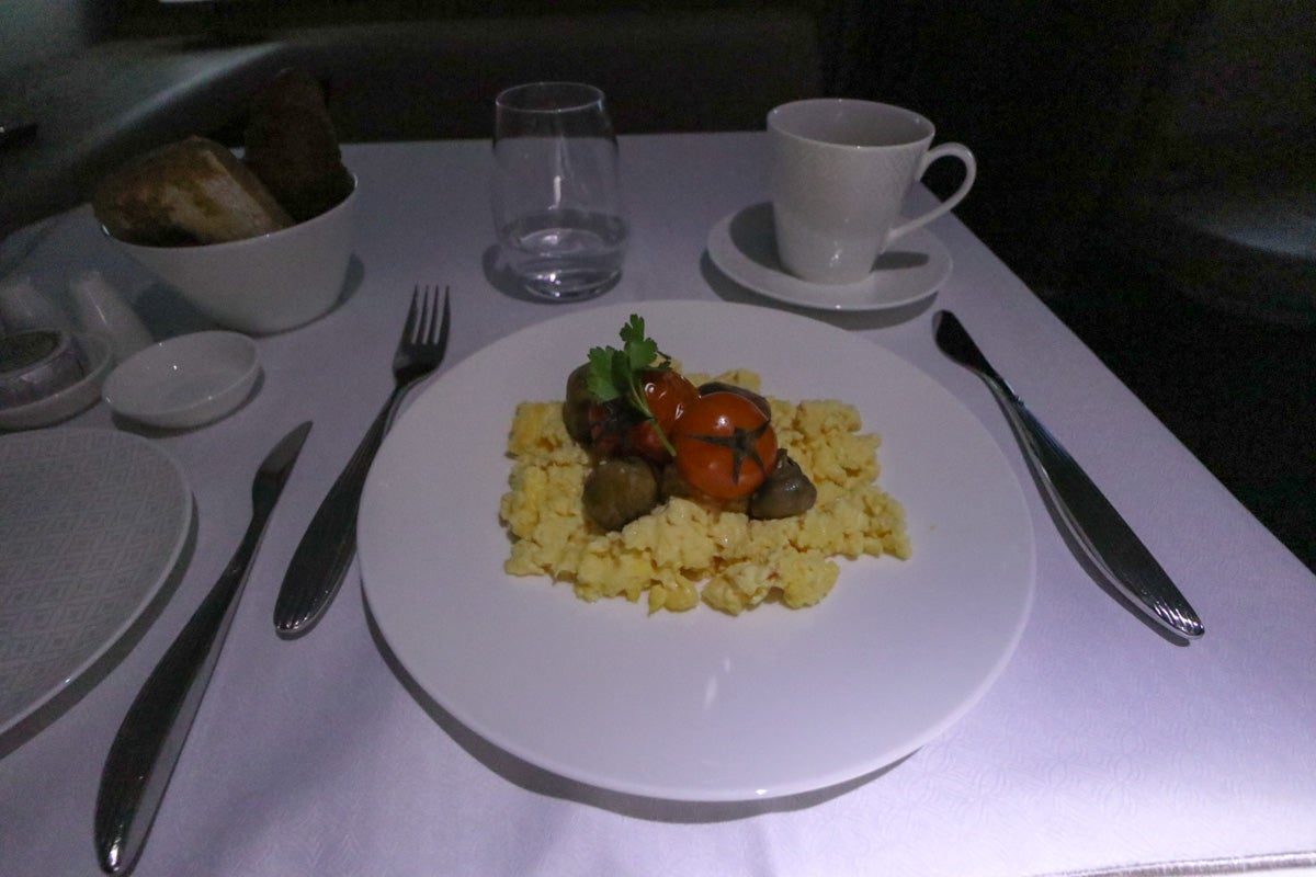 qatar a380 first class breakfast