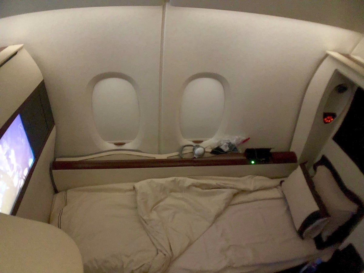 Singapore Airlines First Class Suites JFK to Frankfurt - Bed Layout