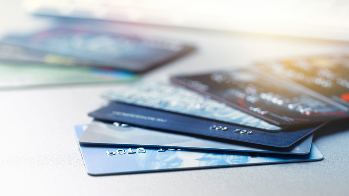Charge Cards vs. Credit Cards — What Are the Differences?