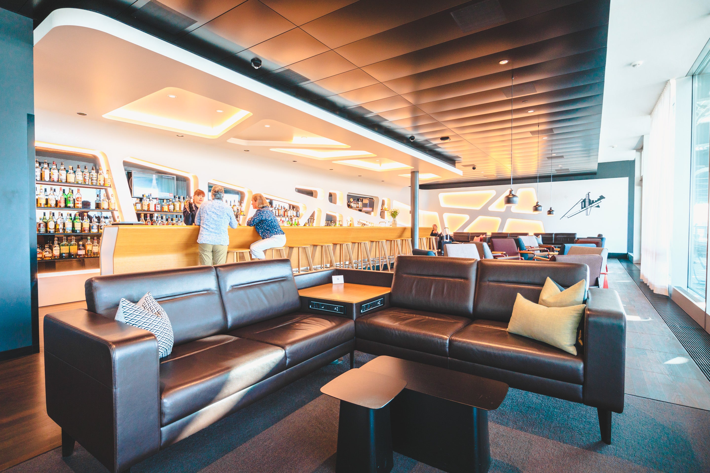 how-to-access-airport-lounges-without-flying-first-class